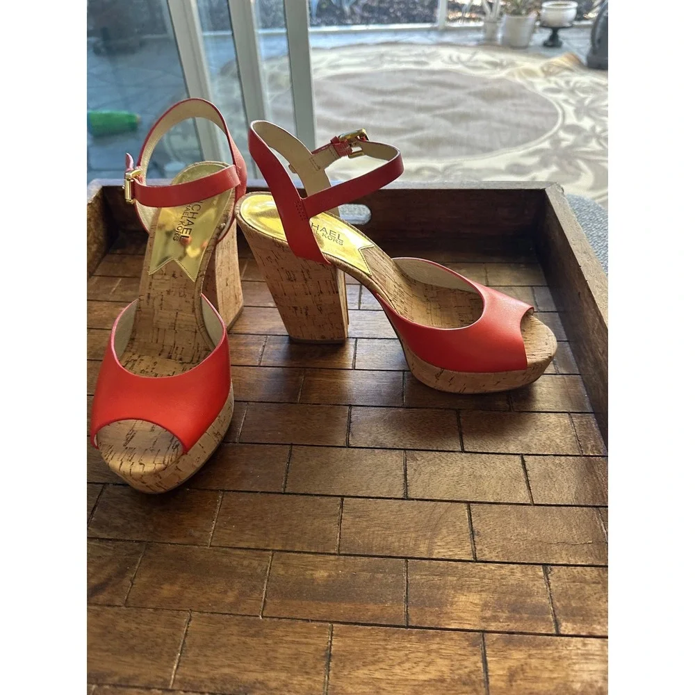 Michael Kors Natalia Mandarin Leather Platform Sandals Heels size‎ 8 EEUC